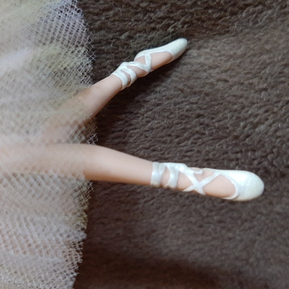 Barbie Lighter than Air porcelain ornament - Picture 5 of 15